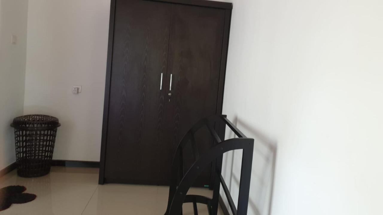 Chenu Hikka هيكادوفا